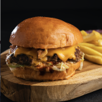 Cómo disfrutar de una hamburguesa gourmet en tu casa